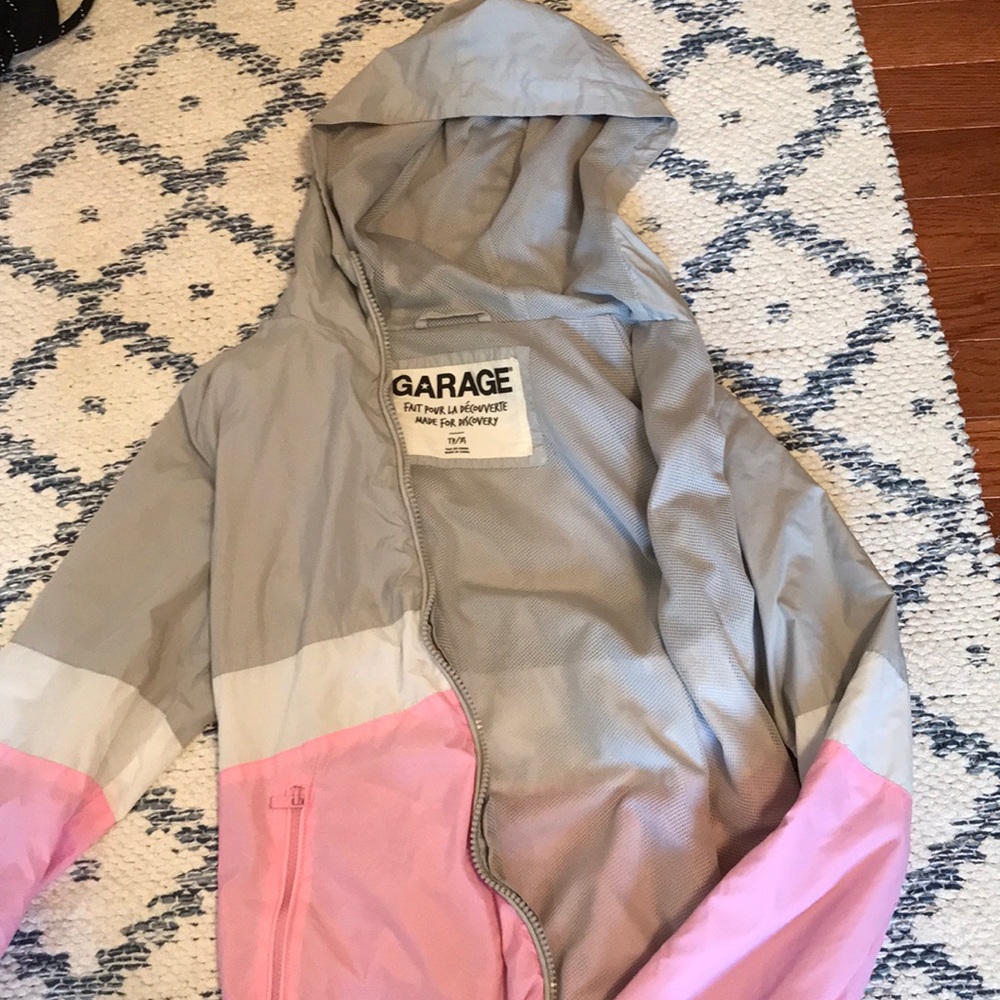A cute windbreaker!